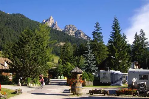 campeggio-catinaccio-rosengarten-pozza-di-fassa-cwfmh