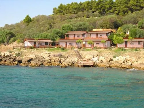 campeggio-marinella-isola-capo-rizzuto-xj750