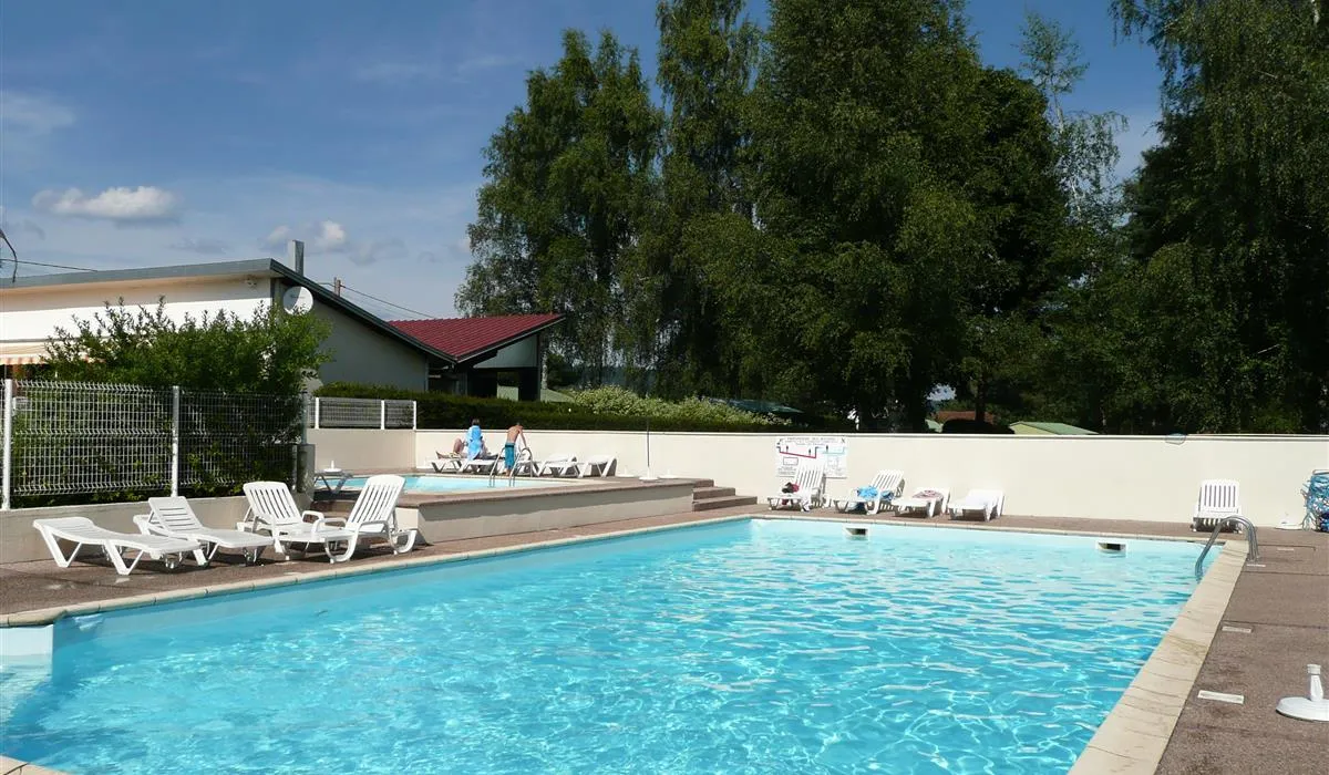 camping-les-pinasses-la-chapelle-devant-bruyeres-ycecq