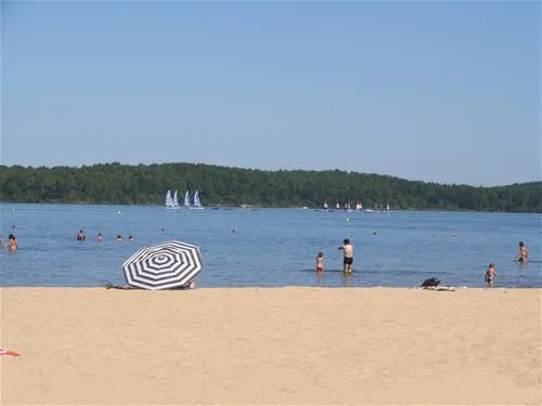 le-camping-municipal-du-lac-ste-eulalie-en-born-ysfxw