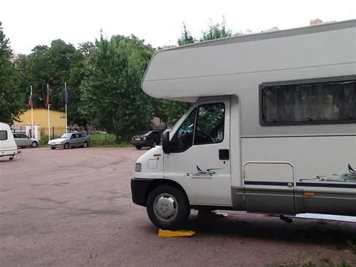 equipped-parking-for-caravans-in-elizarhotel-saint-petersburg-mkonx