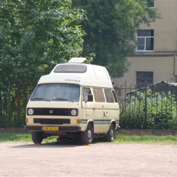 equipped-parking-for-caravans-in-elizarhotel-saint-petersburg-r1exf