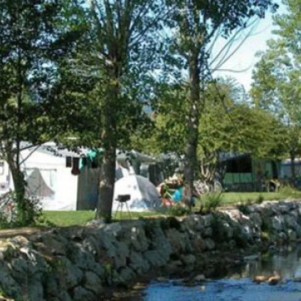 Camping Urrobi