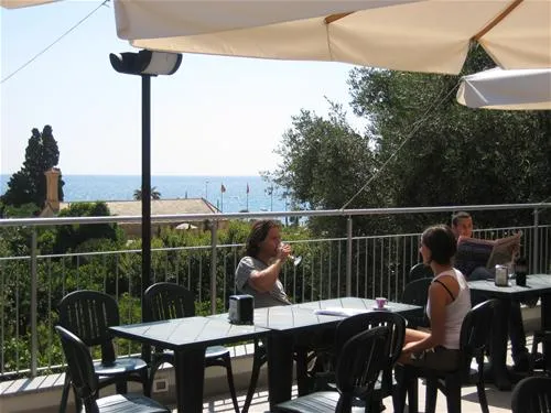 camping-san-sebastiano-laigueglia-yrmx1