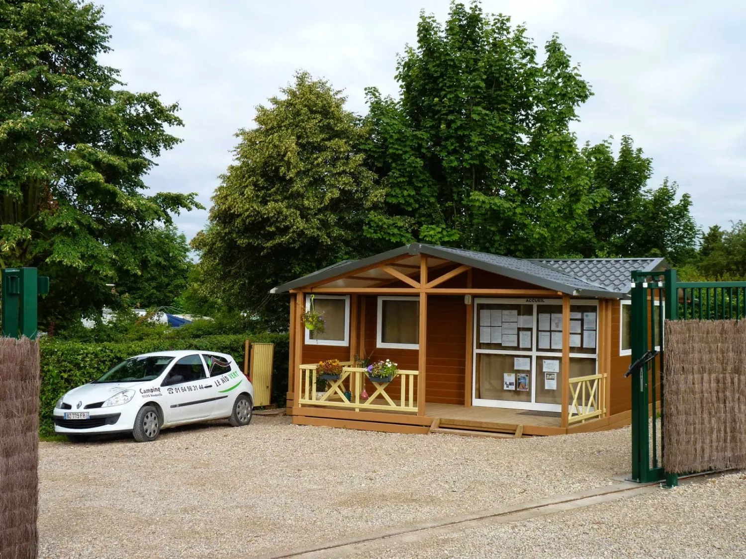 camping-caravaning-la-roche-aux-dames-mondeville-2qndl