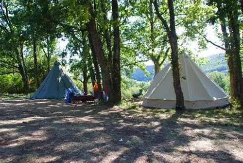 camping-les-pastourels-veyrines-de-domme-ckxtg