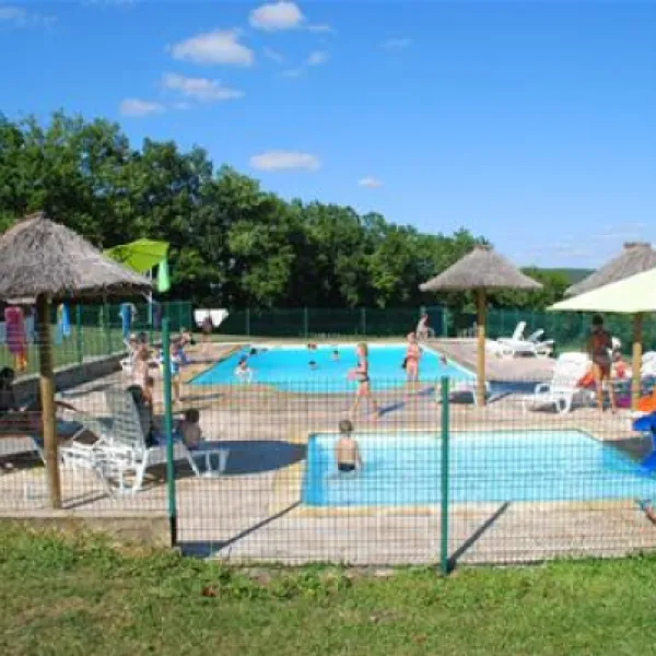 camping-les-pastourels-veyrines-de-domme-dvfpm