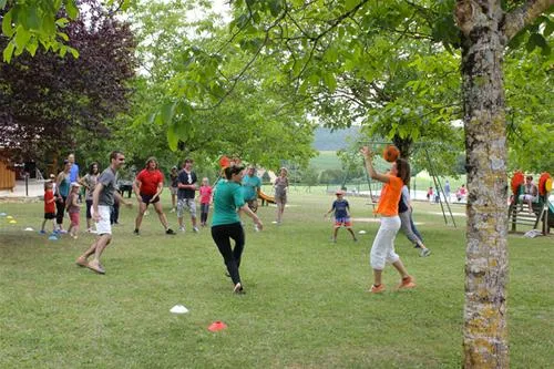 camping-les-pastourels-veyrines-de-domme-hldh5
