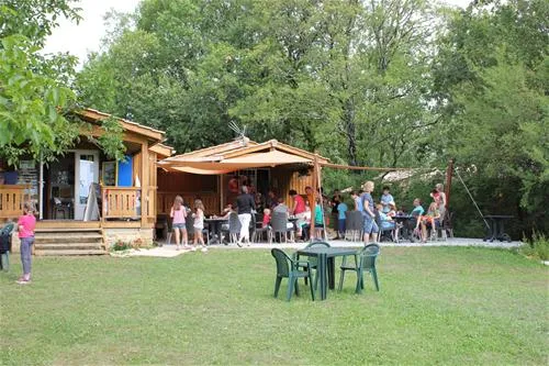 camping-les-pastourels-veyrines-de-domme-vcxx2