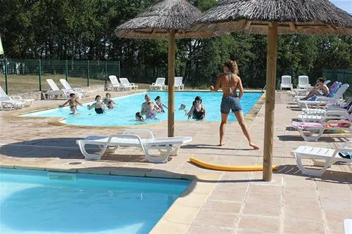 camping-les-pastourels-veyrines-de-domme-ys8km