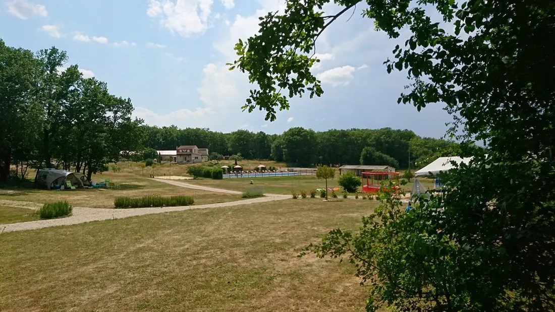 camping-naturiste-le-clos-barrat-srignac-prgkn