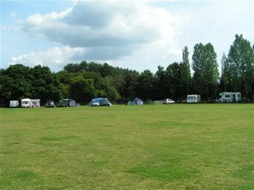gundrys-farm-campsite-wimborne-ijlgn