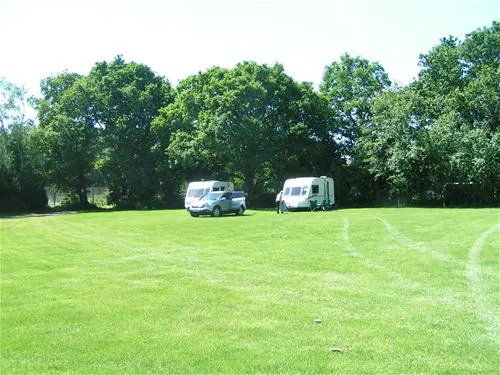 gundrys-farm-campsite-wimborne-pffyv