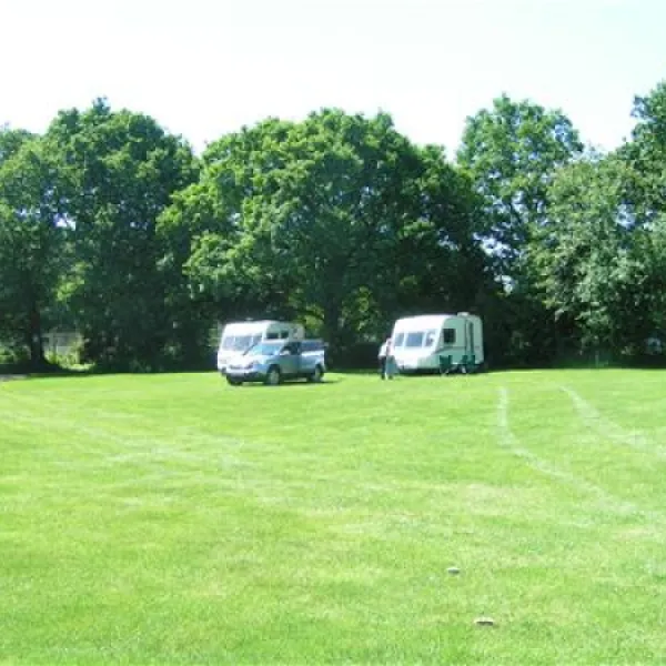 gundrys-farm-campsite-wimborne-pffyv