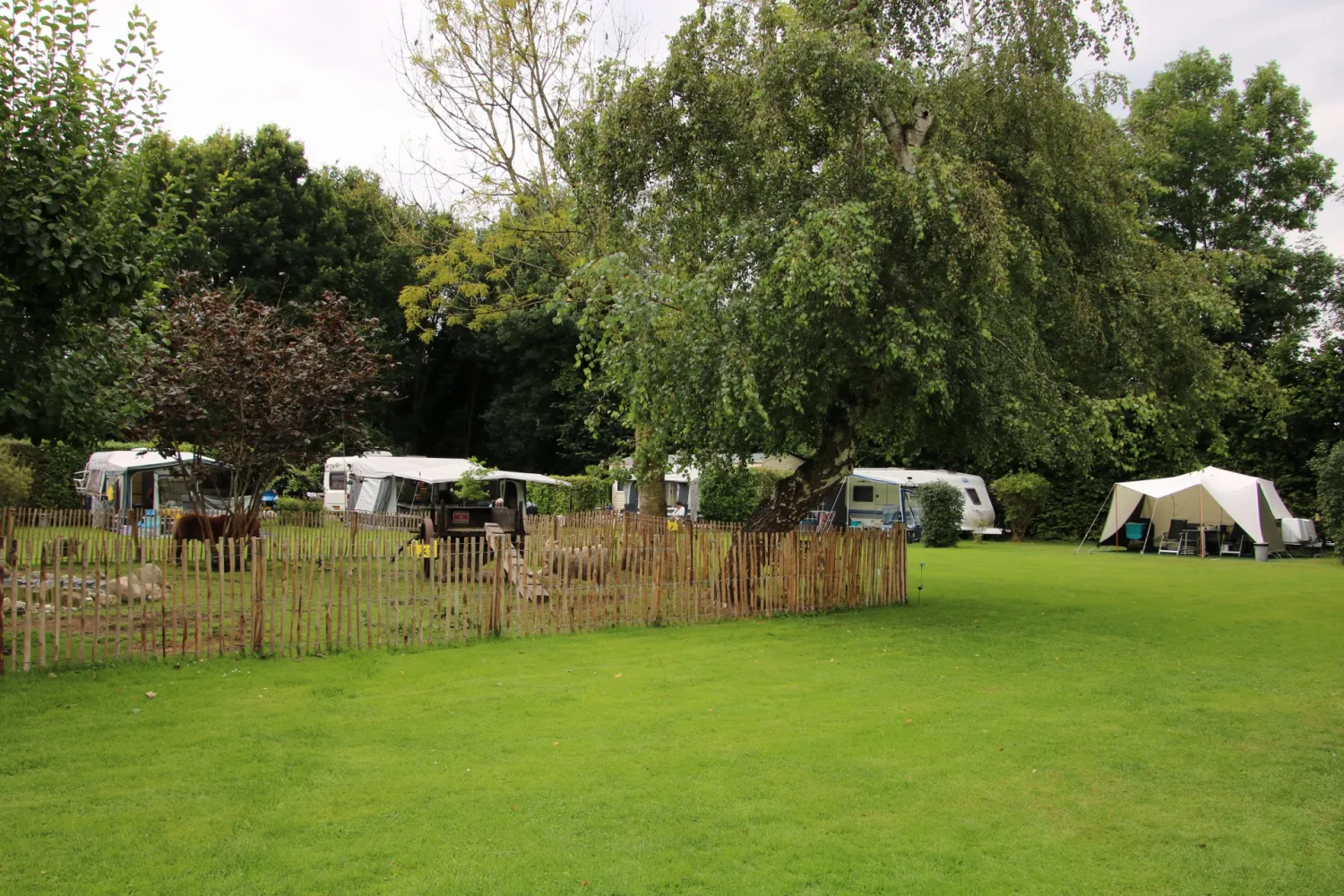 camping-langs-de-dedemsvaart-dedemsvaart-c6bph