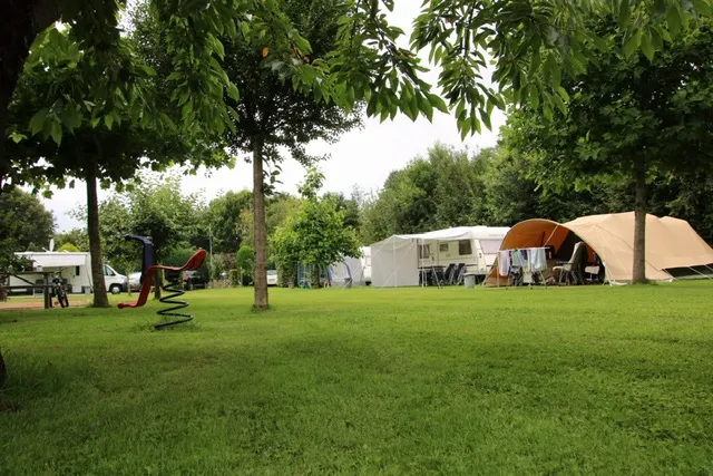 camping-langs-de-dedemsvaart-dedemsvaart-liztb