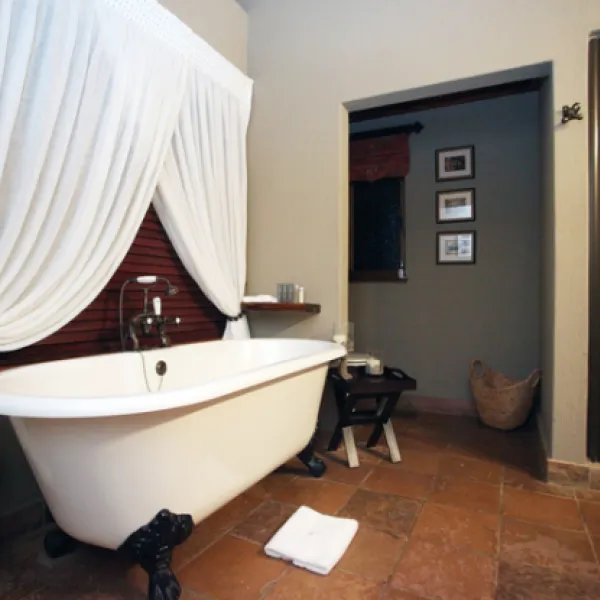 matingwe-lodge-bakkerspass-gravel-road-vaaalwater-9lw3e