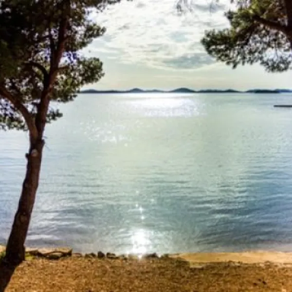 camping-miran-pirovac-yxg3v