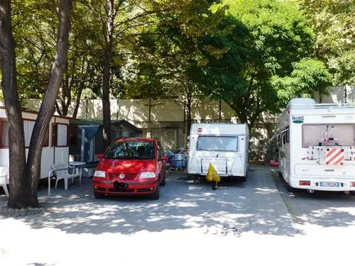 caravan-park-la-vesima-genovaarenzano-slkm9