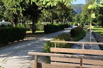 camping-le-camping-des-grottes-alliat-4ocst