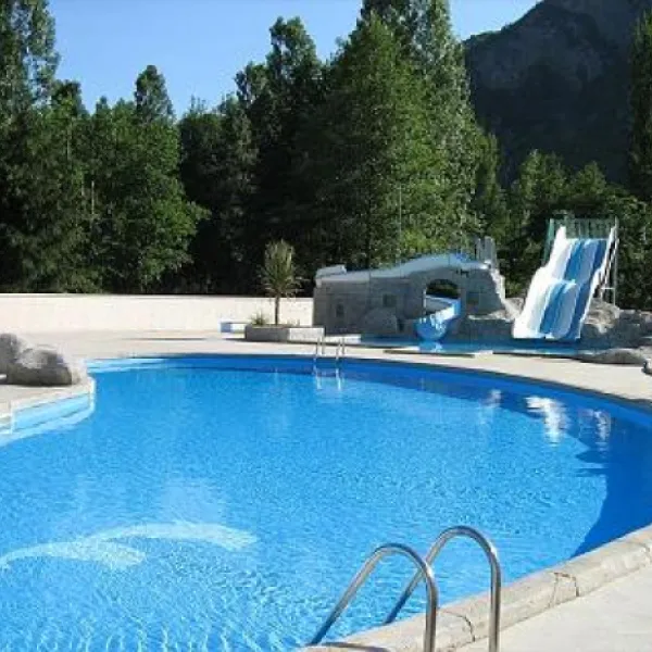 camping-le-camping-des-grottes-alliat-alezw