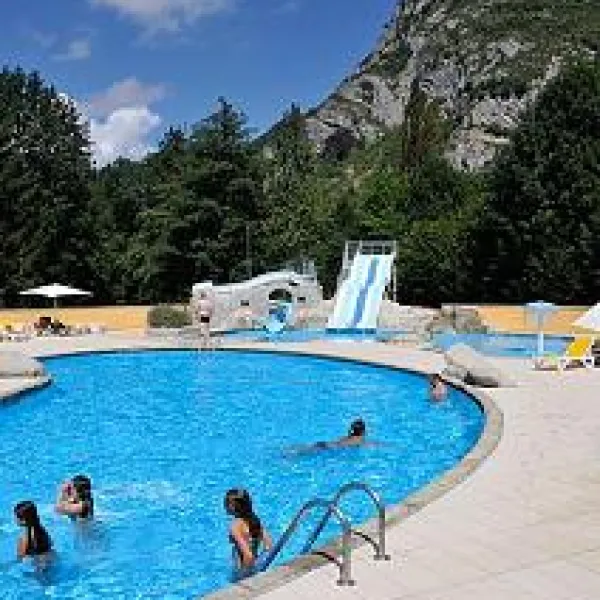 camping-le-camping-des-grottes-alliat-gittd