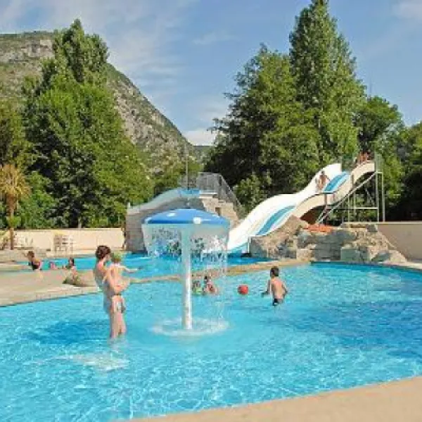 camping-le-camping-des-grottes-alliat-lckiv