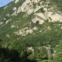 camping-le-camping-des-grottes-alliat-pfnzk