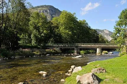 camping-le-camping-des-grottes-alliat-wg6hc