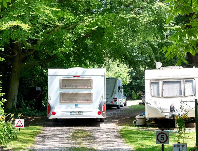 camping-caravanning-club-site-slindon-arundel-6tkrs