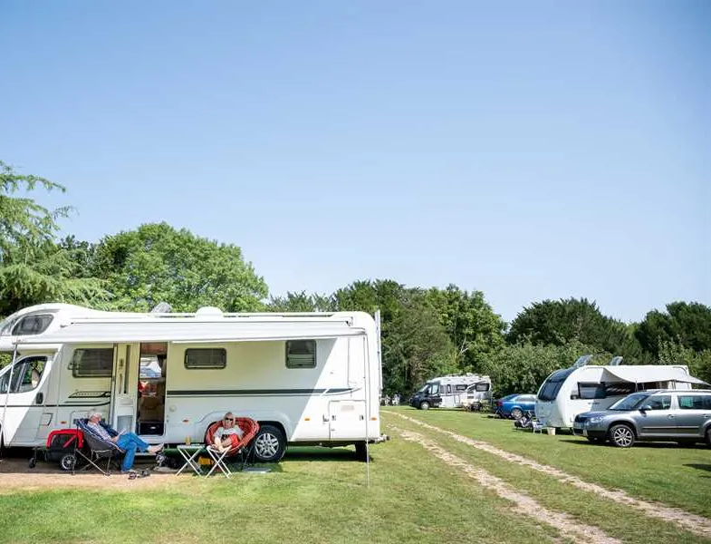 camping-caravanning-club-site-slindon-arundel-bqjci