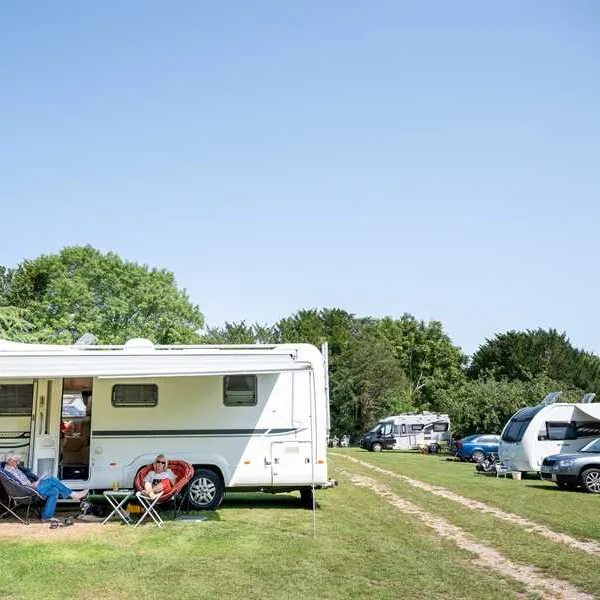 camping-caravanning-club-site-slindon-arundel-bqjci