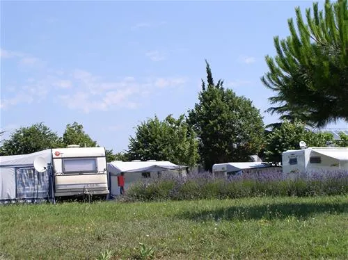 campingin-park-umag-umag-apxfk