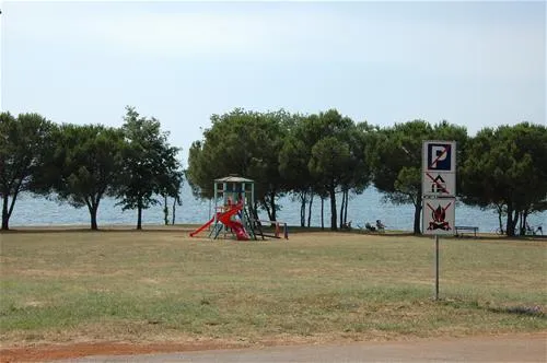 campingin-park-umag-umag-v4v8i