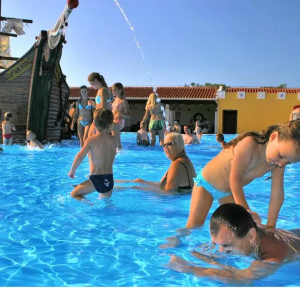 campingin-park-umag-umag-xqavm