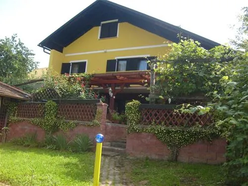 vila-cosmopolitancaravan-parks-rogaka-slatina-quyhs