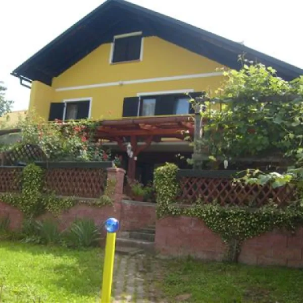 vila-cosmopolitancaravan-parks-rogaka-slatina-quyhs