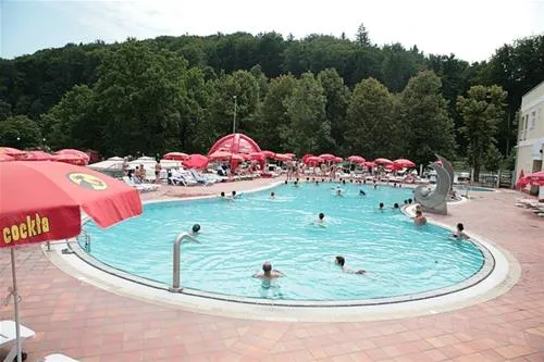 vila-cosmopolitancaravan-parks-rogaka-slatina-usb9w