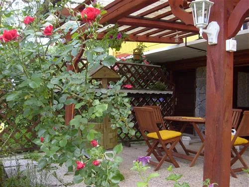 vila-cosmopolitancaravan-parks-rogaka-slatina-zbb7h