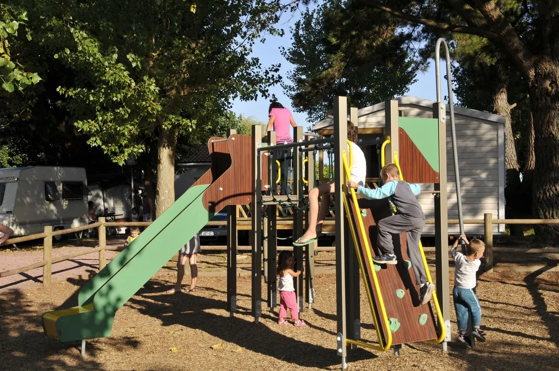 camping-bellevue-st-gilles-croix-de-vie-6y8lv
