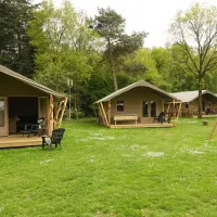 camping-ruinen-ruinen-pgygk