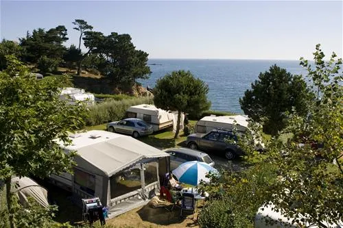 camping-ar-kleguer-saint-pol-de-lon-d2wvp