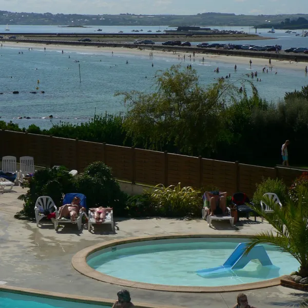 camping-ar-kleguer-saint-pol-de-lon-hfvvz