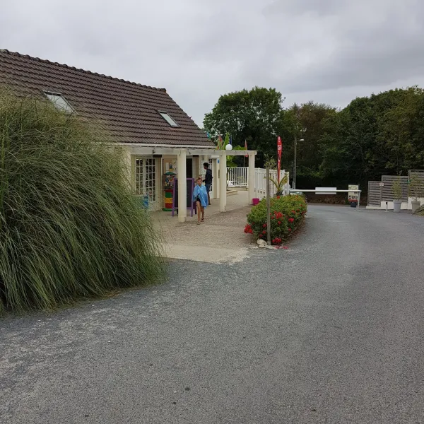 camping-la-roseraie-surrain-pgaqi