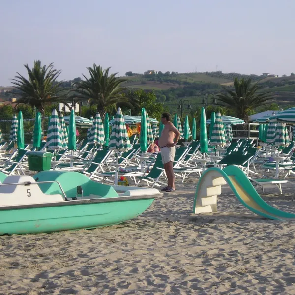 holiday-giulianova-vyyy0