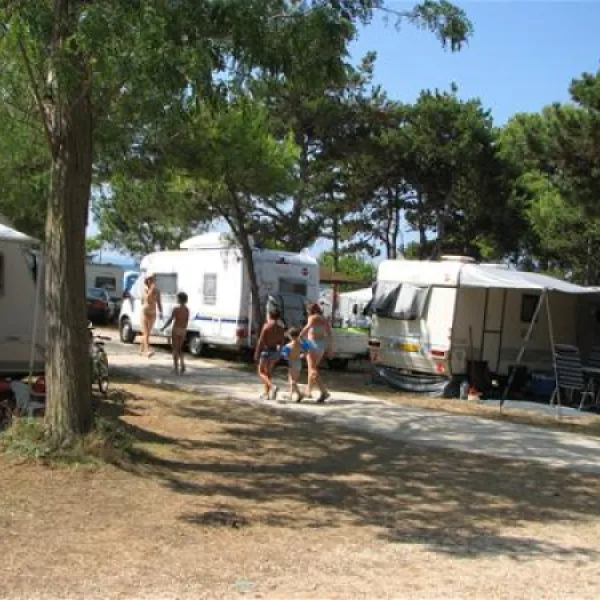 dalmacijacamp-privlaka-gyfgq