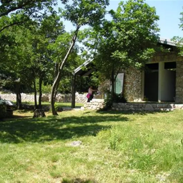 camping-vrata-velebita-tribanj-kruscica-y4u1d