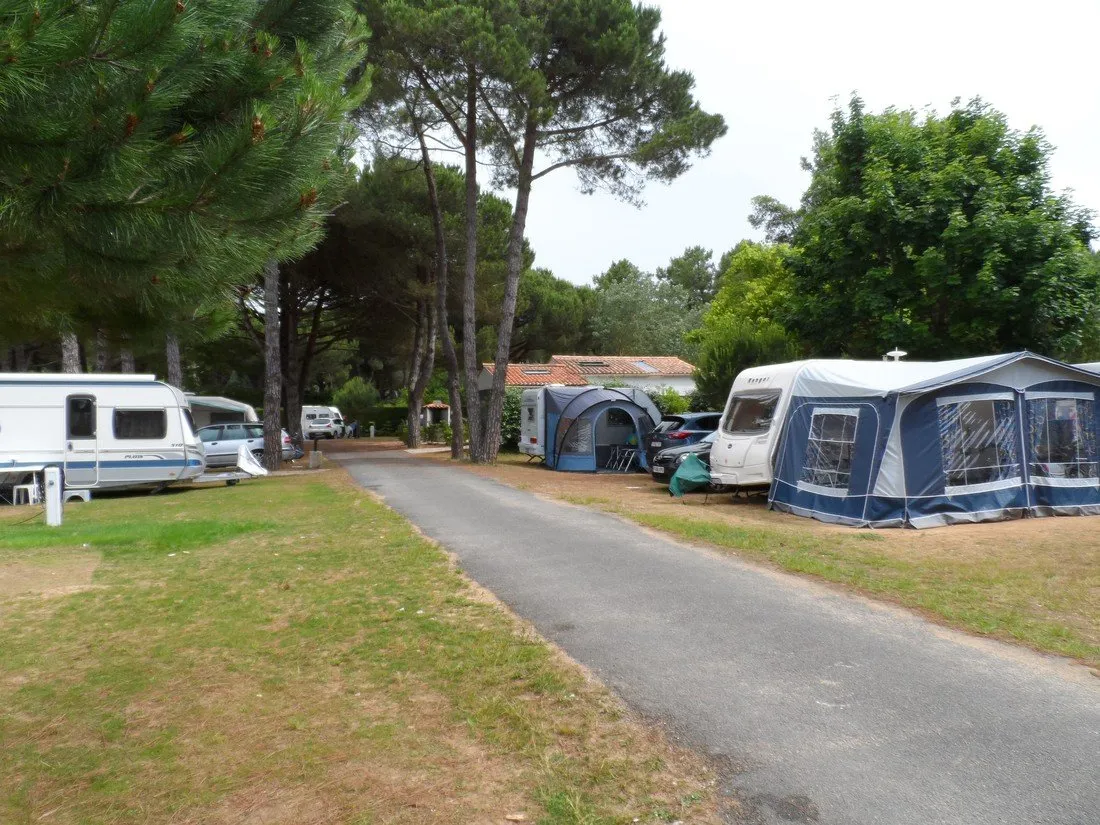 camping-les-varennes-le-bois-plage-pnciy