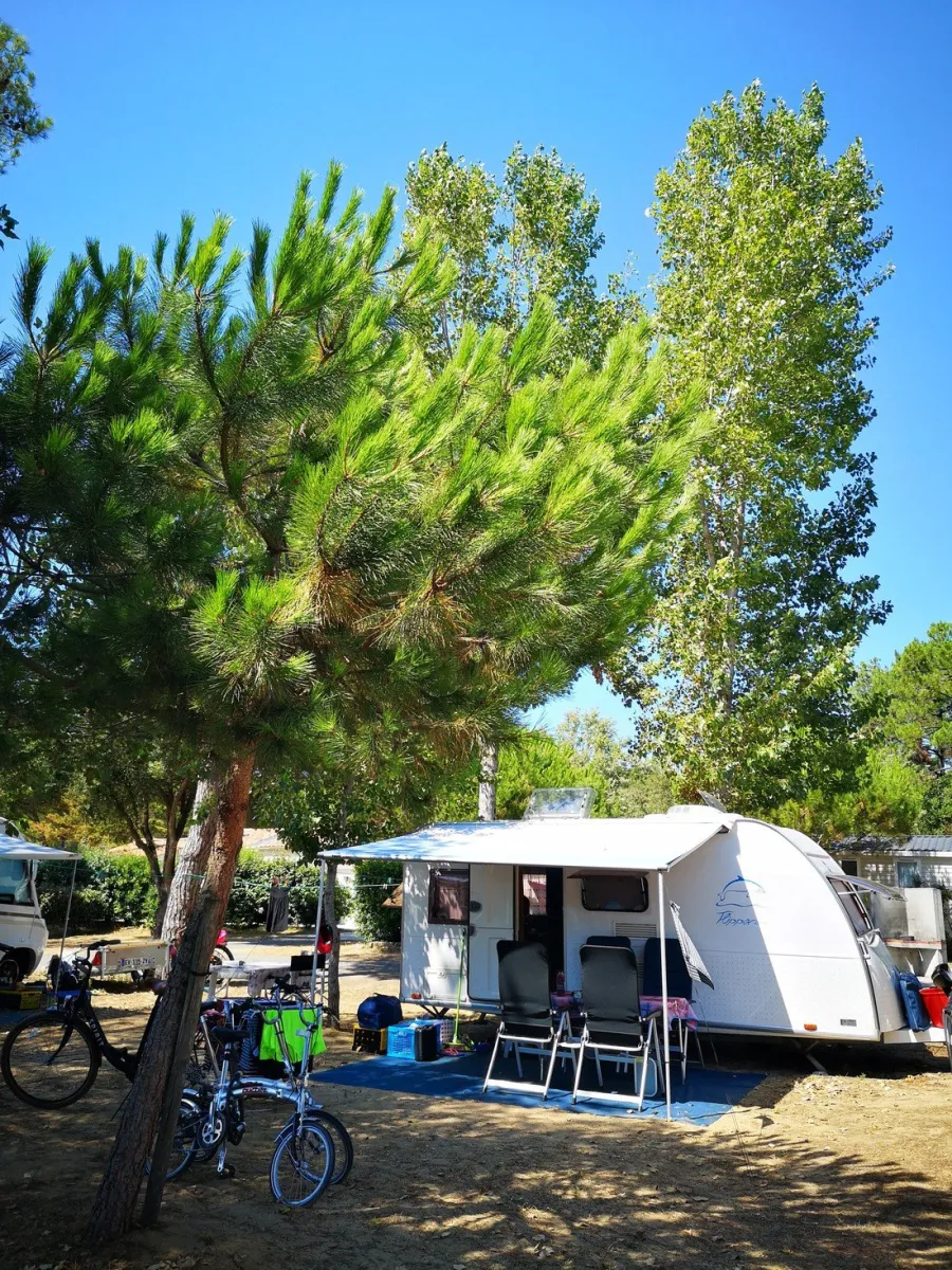 camping-les-varennes-le-bois-plage-u7ftw