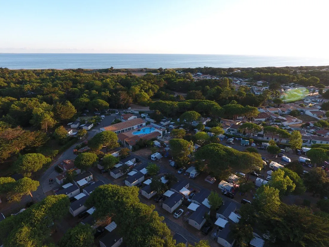 camping-les-varennes-le-bois-plage-vqxom